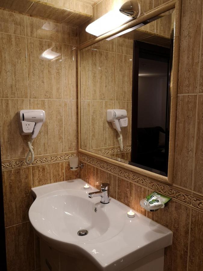 Izvor Hotel "Изворъ" Shipot Ngoại thất bức ảnh