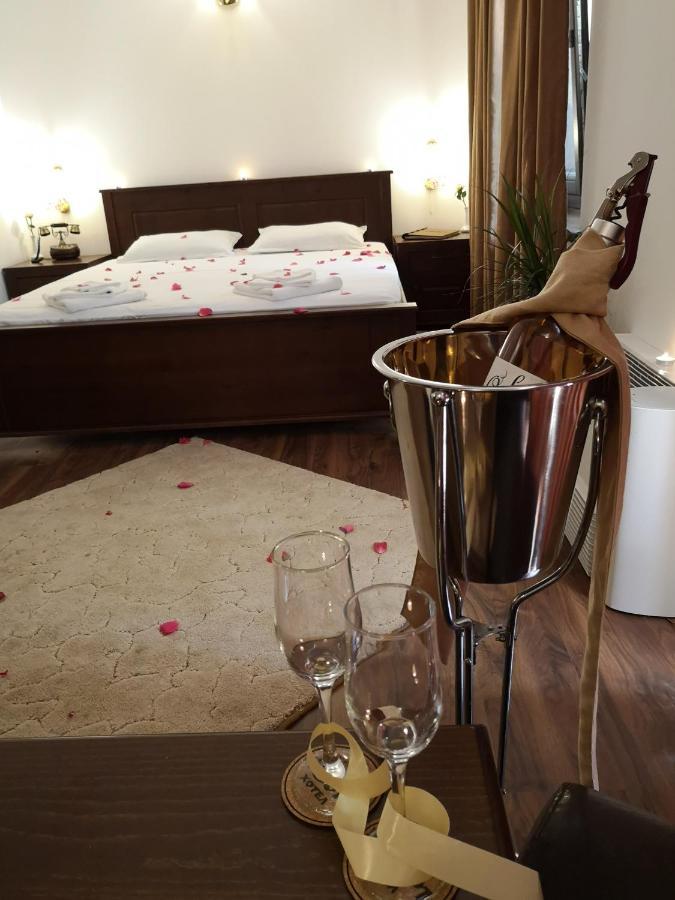 Izvor Hotel "Изворъ" Shipot Ngoại thất bức ảnh