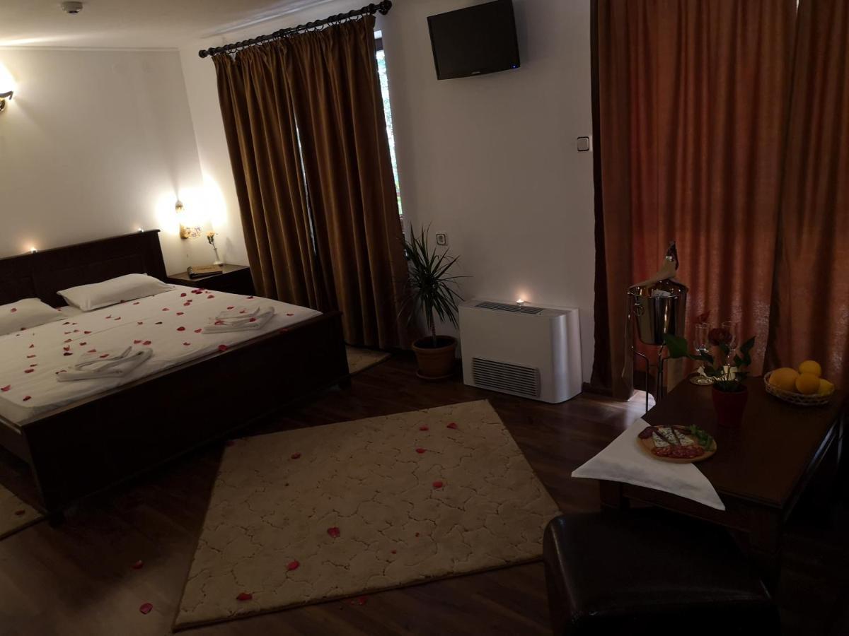 Izvor Hotel "Изворъ" Shipot Ngoại thất bức ảnh